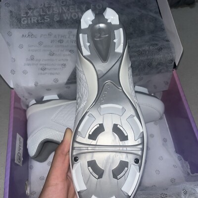 Chaussure à crampons métal blanc Ringor Rip-It Diamond softball spike