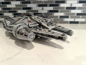 LEGO Star Wars: Millennium Falcon (75105) + Figures + Manual + Box