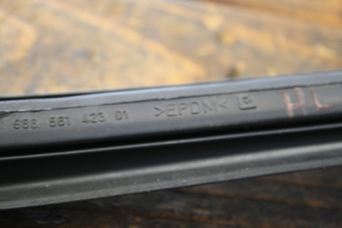 Porsche Boxster 986 Roof Seal Rear Left 986.561.423.01 - Picture 5 of 6