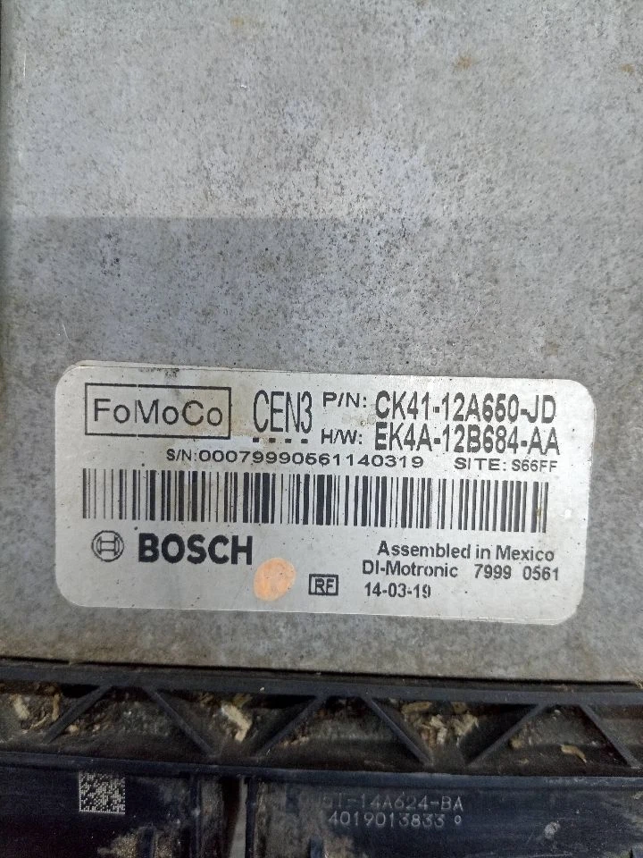 Used Engine Control Module (ECM) fits: 2015 Ford Transit 350 Electronic Control Foto 2 de 4