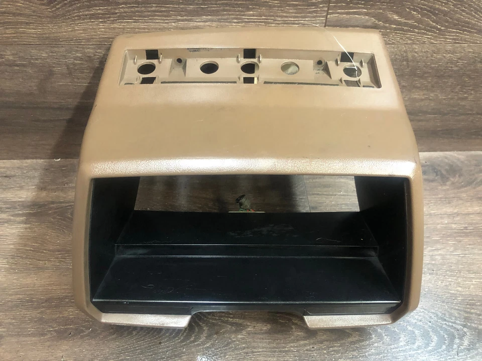 Dodge, Plymouth, Colt Vista: 1984, 1985, 1986 - 1991, bisel velocímetro, marrón Foto 2 de 4