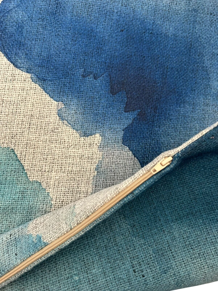 Funda de Almohada H&M Home Estampada 20x20 Cremallera Tejida Azul Ombré Teñido Lucir Nueva Con Etiquetas Foto 3 de 4