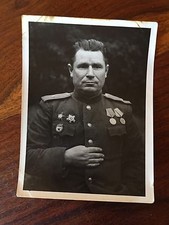 PHOTO SOVIET UNION OFFICER IN BERLIN 1945 SIGNED RUSSIA VICTORY GERMANY