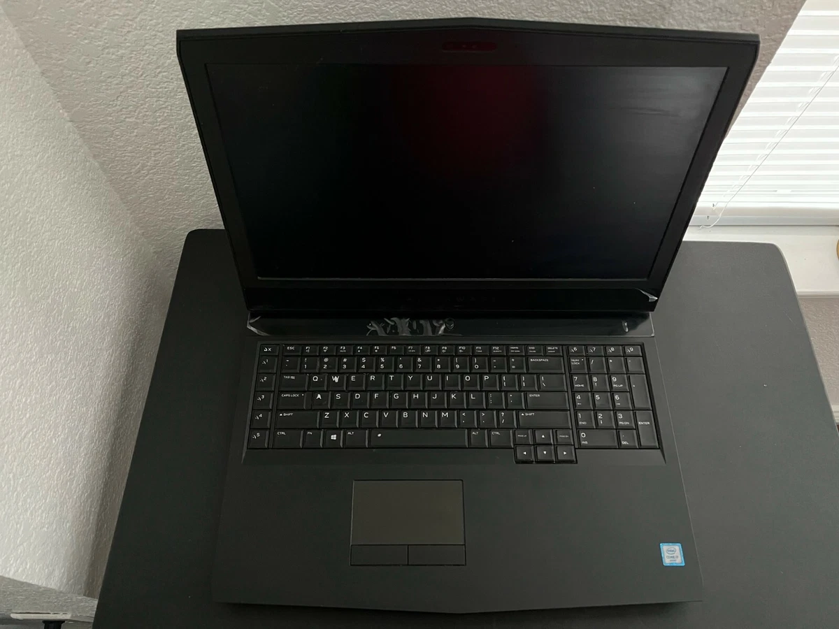 Alienware 17 R4 i7 6700 HQ 16GB GTX 1070 256GB 1TB Storage READ DESCRIPTION