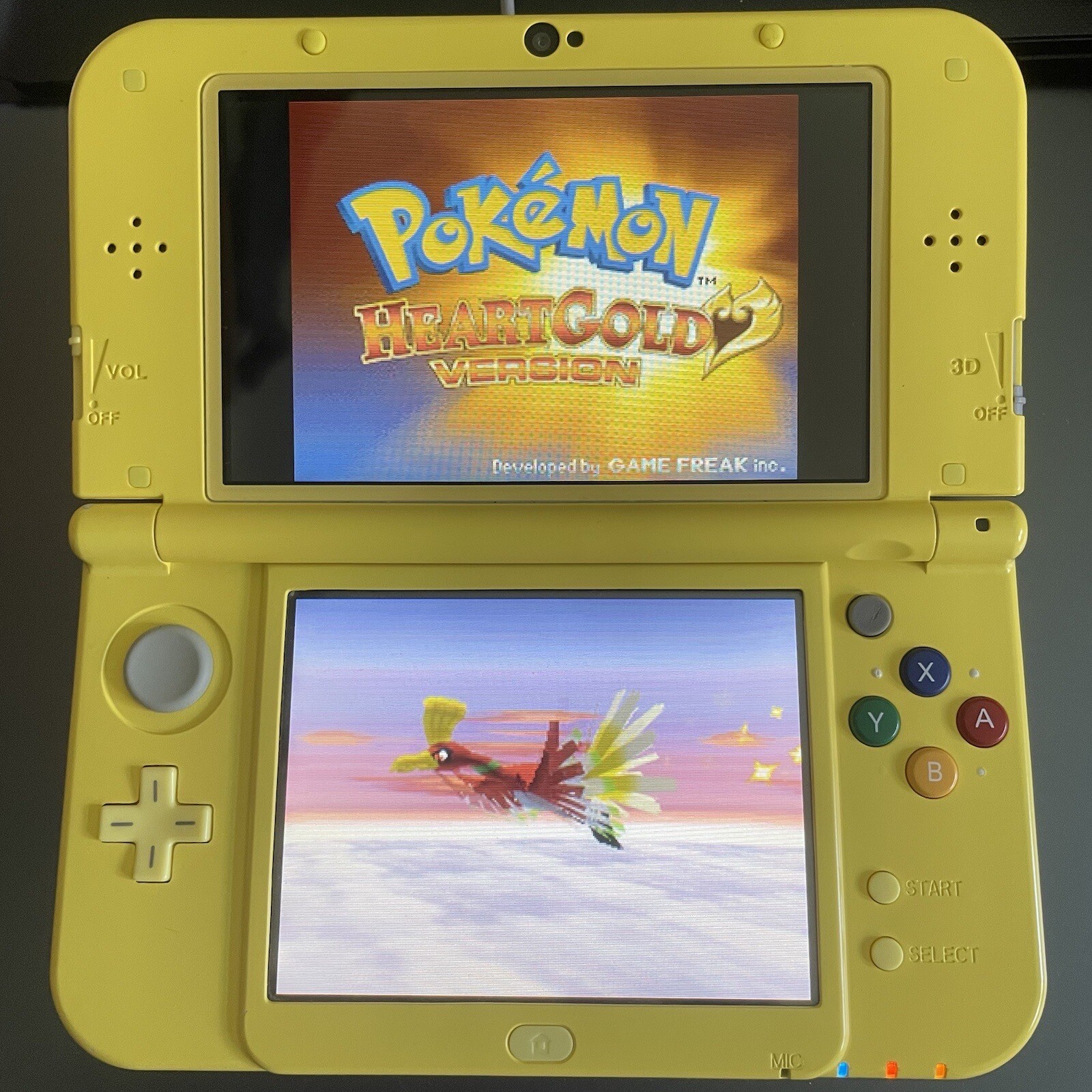 New Nintendo 3DS XL Yellow Pikachu Edition w/ Pokémon Bank