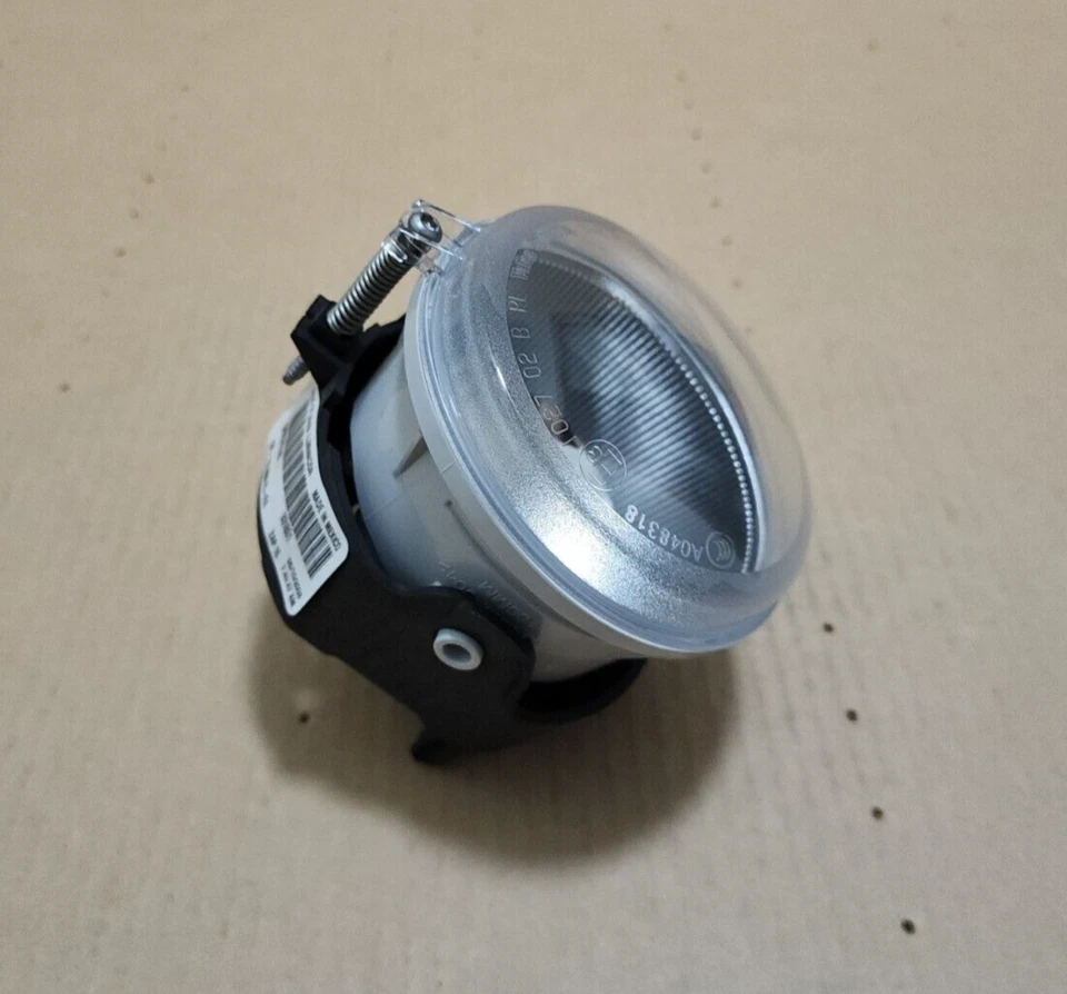 06-10 CARGADOR DODGE CHALLENGER MAGNUM OEM CONJUNTO DE FAROS ANTINIEBLA DELANTEROS DIESTRO/DERECHO 04805857AB Foto 4 de 4