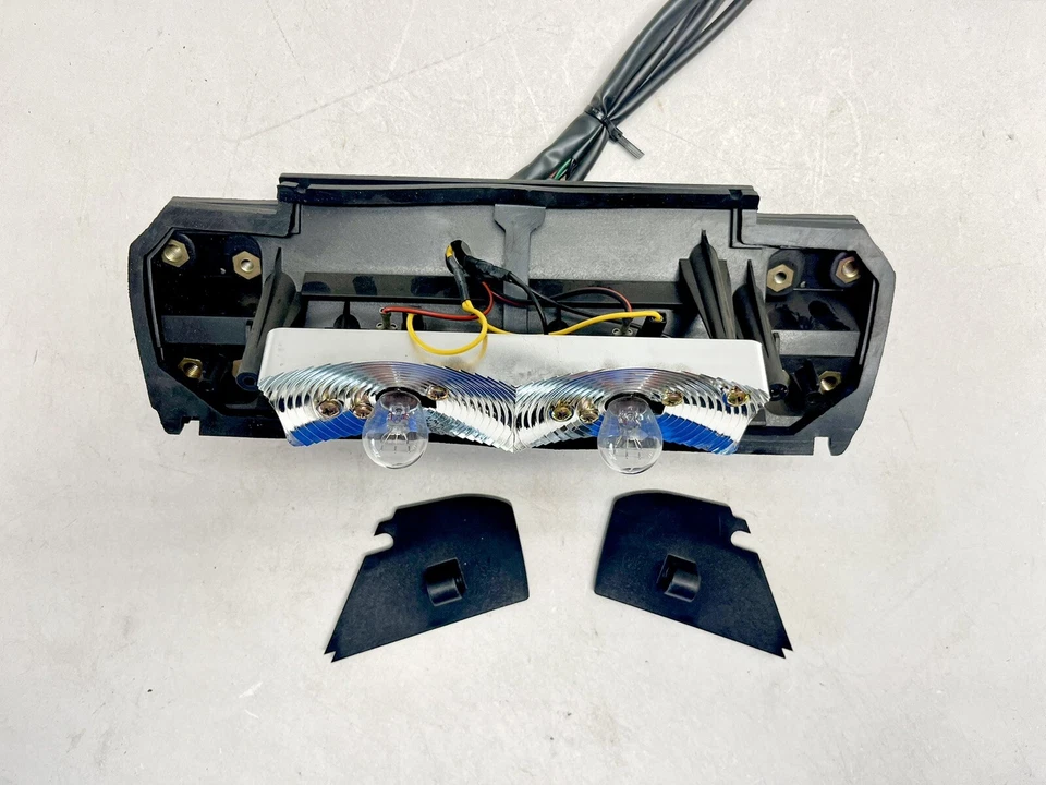 New Genuine  Ducati PASO 907 IE Tail Brake Light Assembly No Lens 52540041A - Image 2 of 4