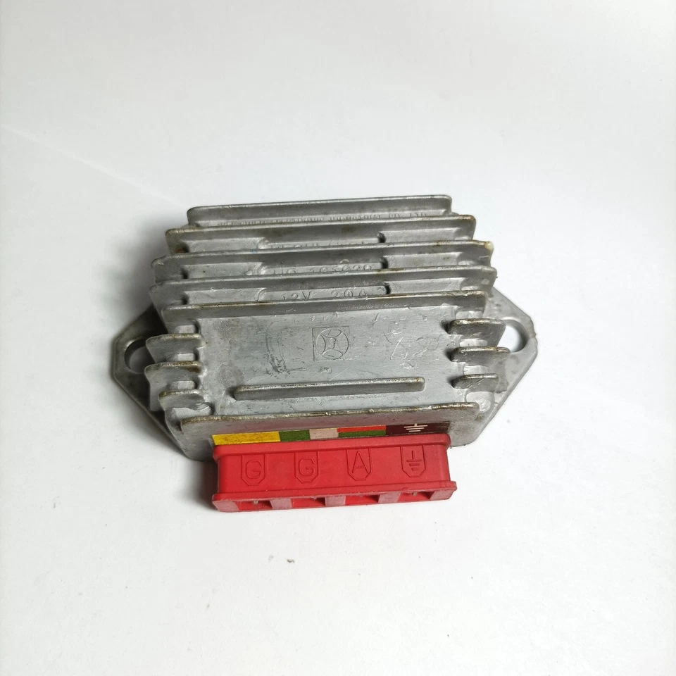 NOS Vespa PX T5 P150X P125X P80X P200X Regulador Rectificador 4 Pin 12V Foto 2 de 4