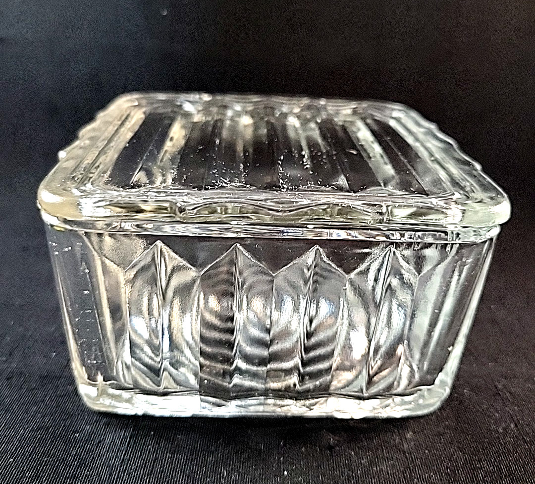 Federal Glass Ribbed Refrigerator Dish w/ Lid 4" x 4" square