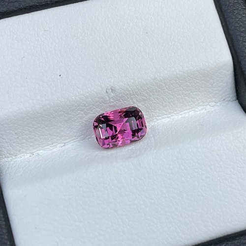 Natürlicher rosa Almandin Granat 1,70 kt Kissenschliff Sri Lanka loser Edelstein - Bild 2 von 6