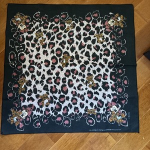 DISNEY Vtg Cheetah Pattern 35 Poly/65 Cotton Square Bandana Head Scarf 31" x 29"