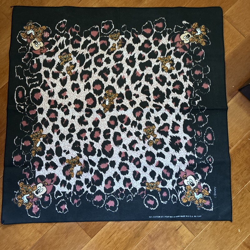 DISNEY Vtg Cheetah Pattern 35 Poly/65 Cotton Square Bandana Head Scarf 31" x 29"