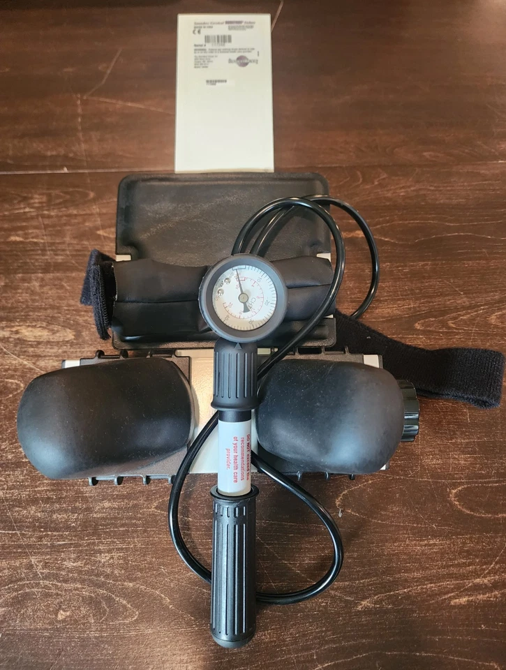 Dispositivo doméstico Saunders Hometrac Deluxe con bomba y estuche en muy buena condición Foto 3 de 4