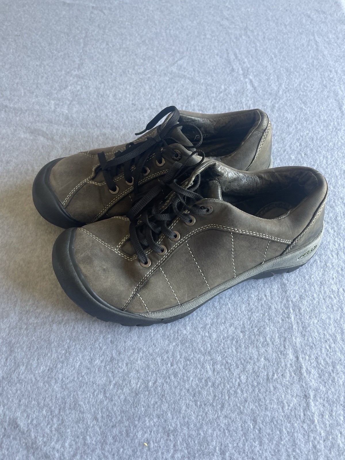 Scarpe da donna Keen in pelle marrone taglia 9 Presidio passeggio escursionismo usate in ottime condizioni