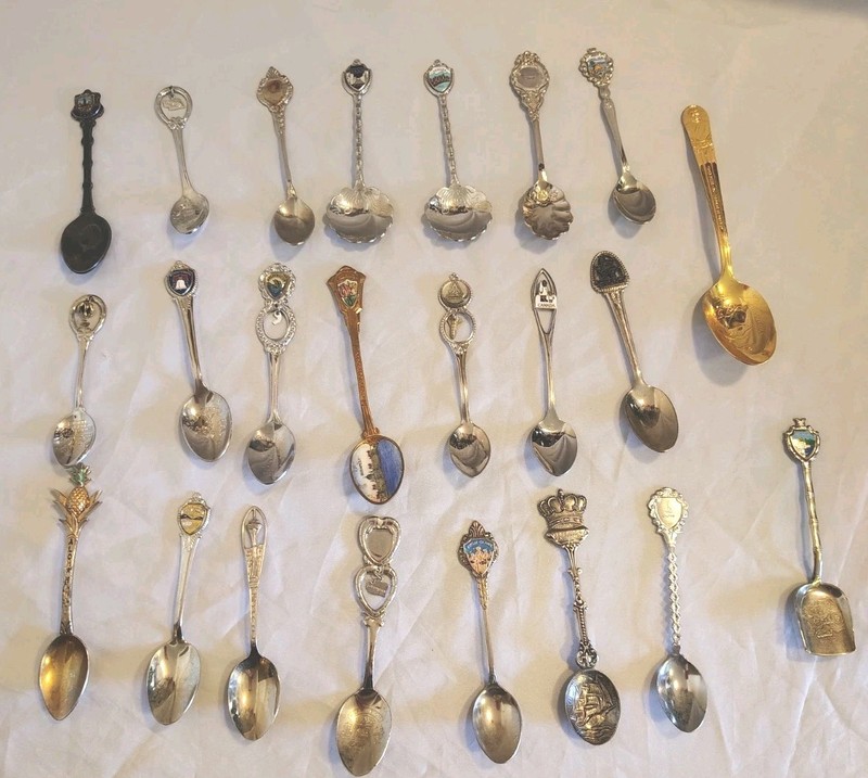 Lot of 23 Vintage Souvenir Collector Spoons States Places Figural