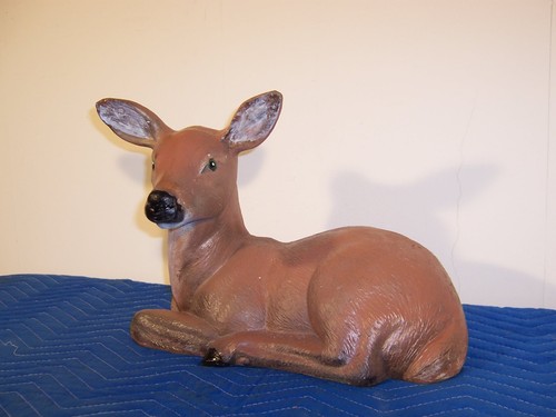 #2 Vintage bemalt Beton sitzender Hirsch Rehkitz Garten Statue 15 1/2 x 12" - Bild 3 von 11