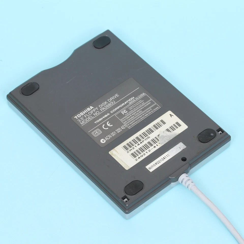 USB 1.44 MB 3.5” FDD Toshiba Silver Portable External Floppy Drive PA2680U - Image 3 of 4