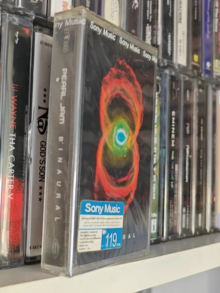 Pearl Jam Binaural FACTORY SEALED Cassette Album  - Image 3 of 4