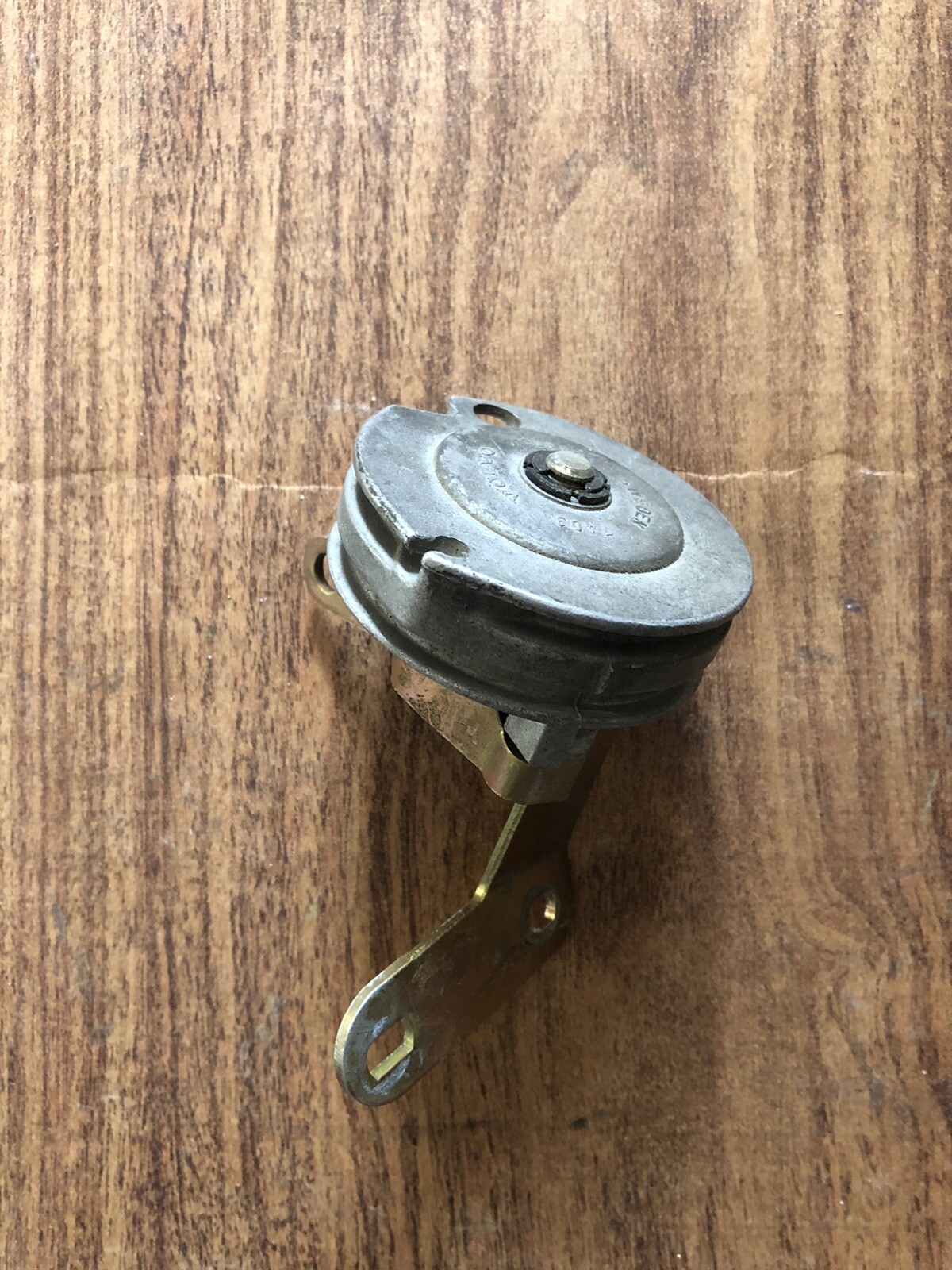 Galet de commande Volvo 1326345 NOS neuf OEM pour modèles 240 740 940 essence