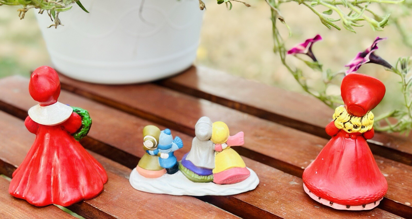 MCM VTG Lot Of 3 Holland & Bryon Caroler’s Village Hand Painted Christmas Scene