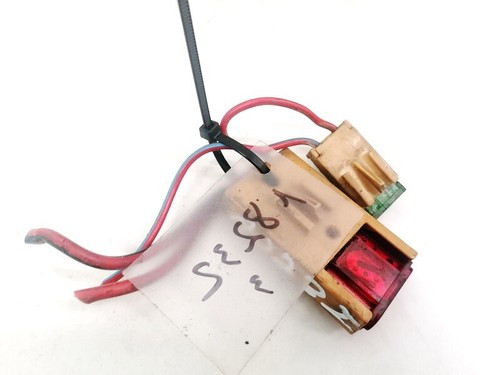 Audi A6 1995 Fuses 8A0937530, Genuine #1652735-85