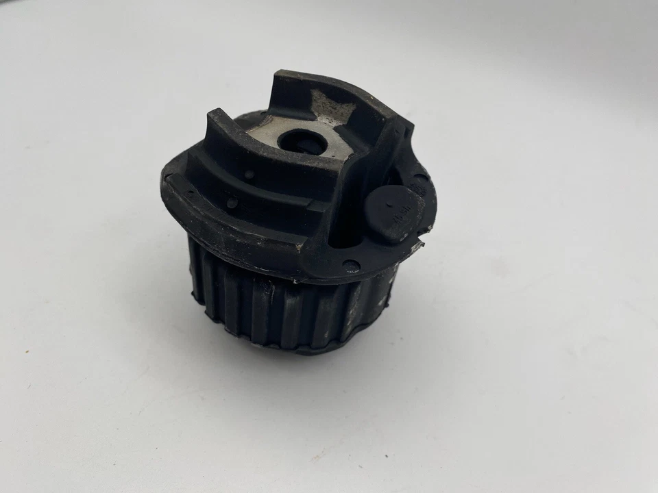 Buje de subchasis trasero genuino Mercedes E420 E430 1994-2002 nuevo A 210 350 59 08 Foto 4 de 4