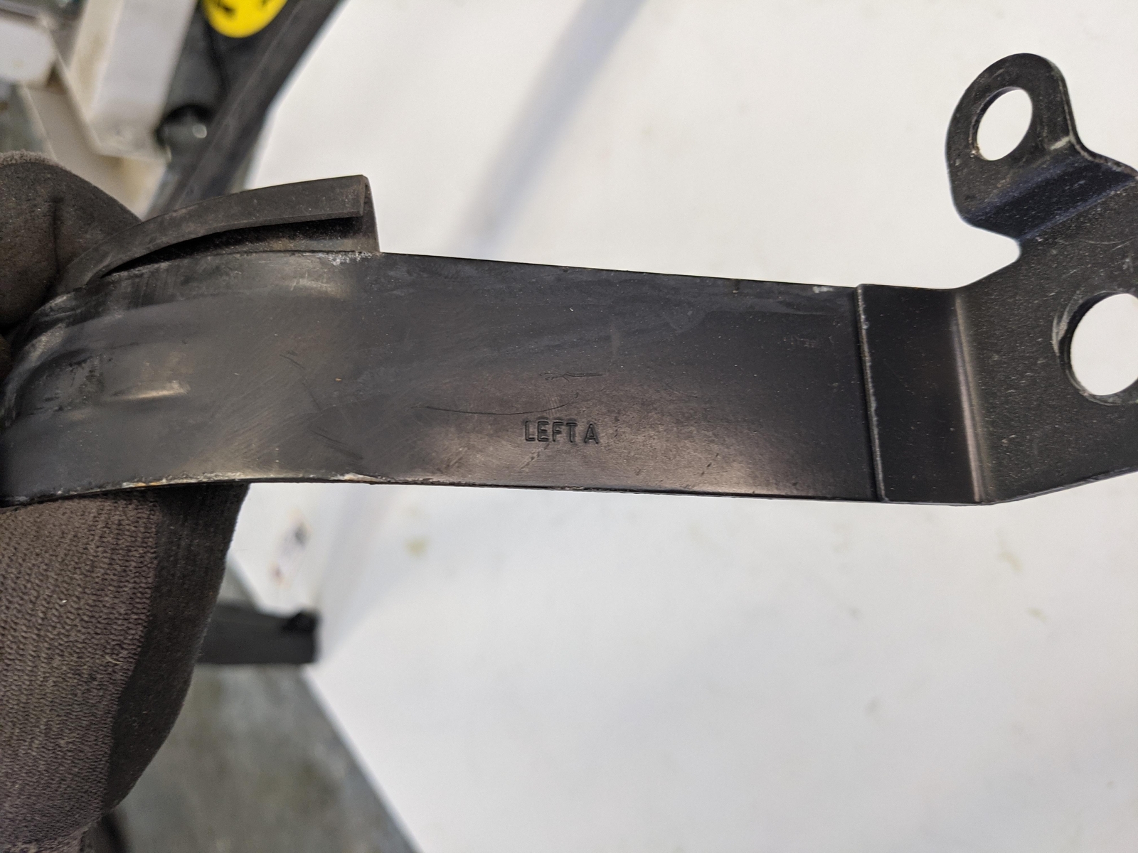 Fuel Tank Left Bracket Mount Strap 670007868 2014 Maserati Ghibli 2015 2016