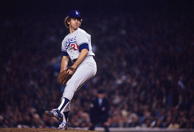 Don Sutton Los Angeles Dodgers pitches v the New York Yankees at t- Old Photo