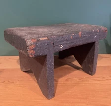 ANTIQUE BLUE  CRACKLE PAINT FARM MILKING STOOL COUNTRY PRIMITIVE SQUARE NAILS
