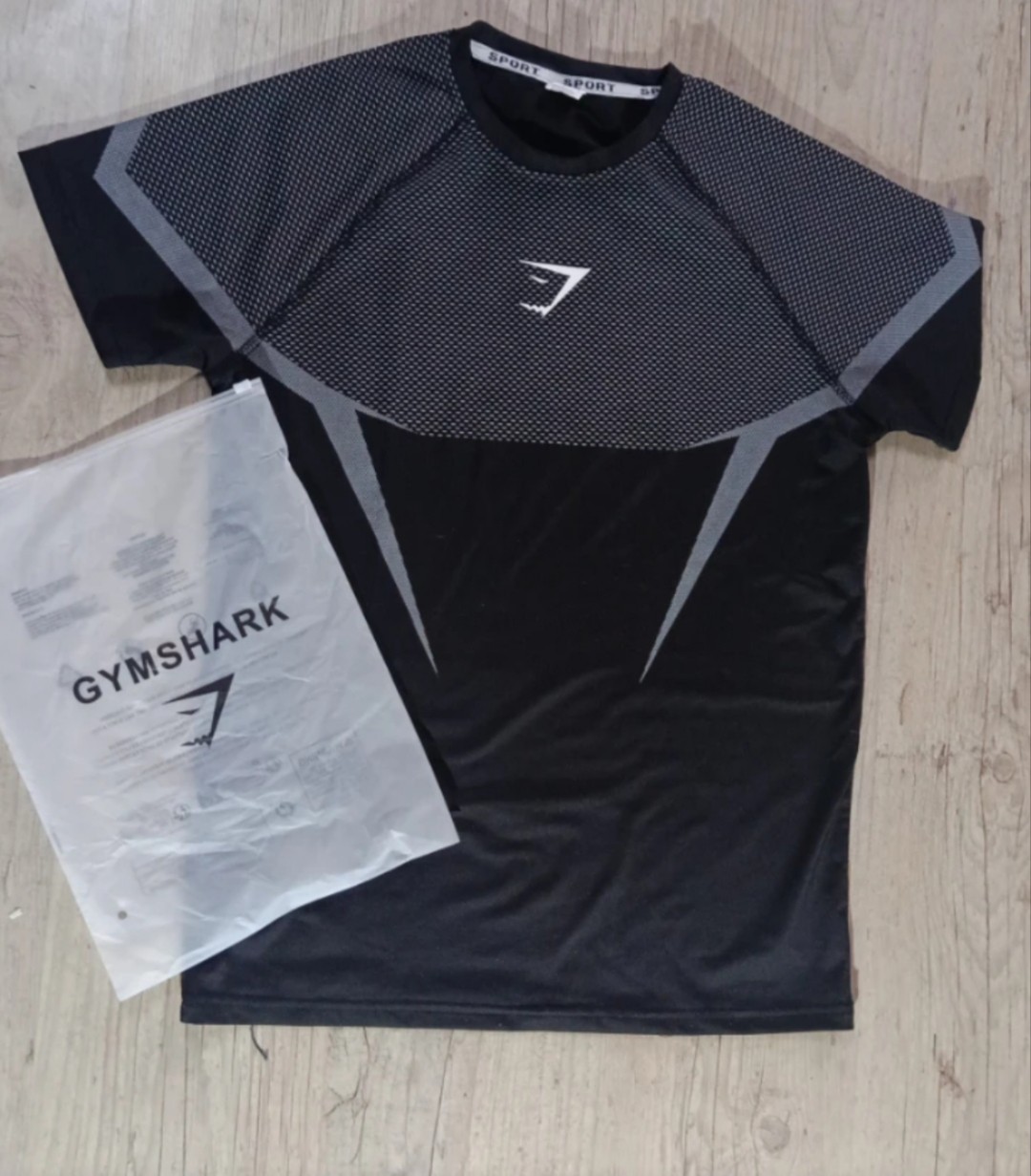 T-shirt Gymshark bicolore pour vos séances de musculation en salle