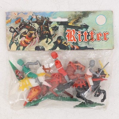 Vintage Ritter Plastic Mounted Knights Toy Set 3 Figures Header Card