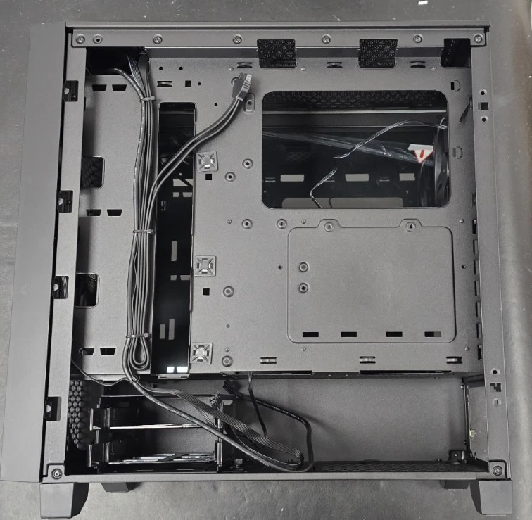 @USED/READ IN!!!@ Corsair 3000D AIRFLOW Gaming Case MCO19 - Image 3 of 4