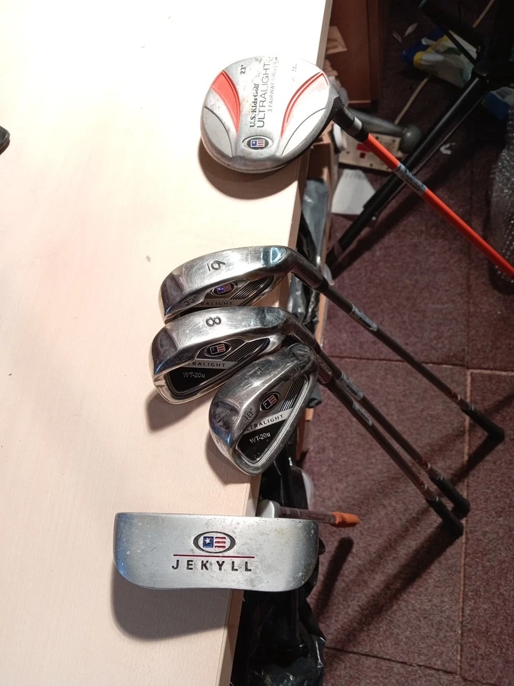 US Kids Golf USKG 51" , 3 Fairway Driver , 6,8,PW Irons & Putter Plus bag - Image 3 of 4