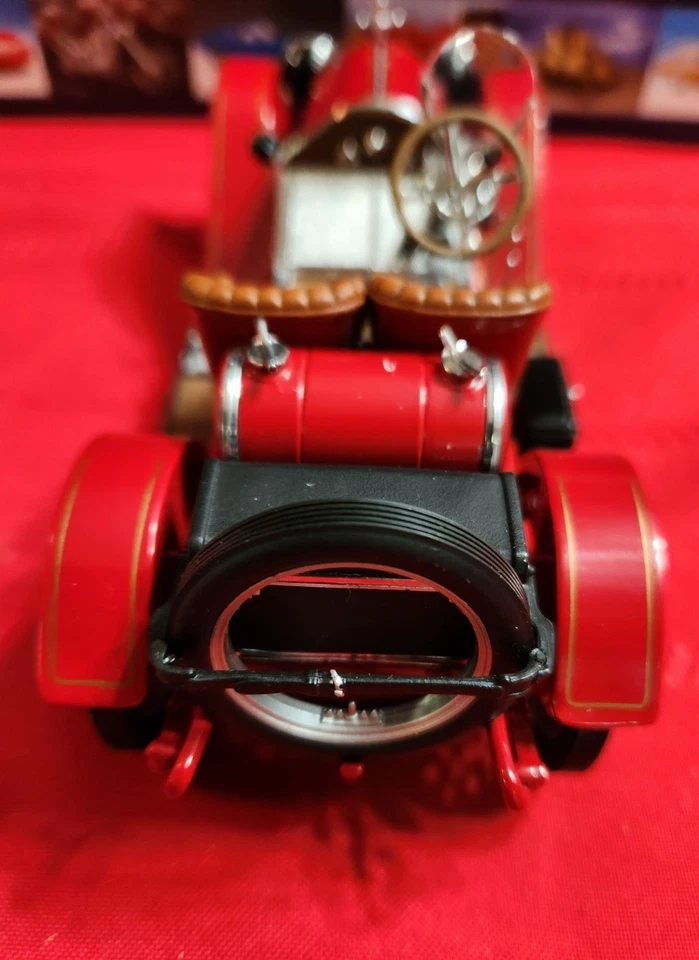 Franklin Mint 1915 Stutz Bearcat Speedster Red #249/2500 - Image 4 of 4