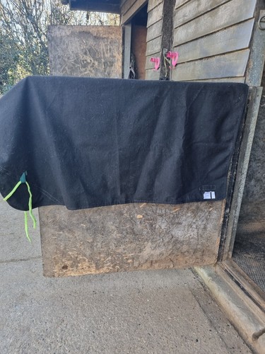 TWO 5' HI-VIz WATERPROOF EXERCISE SHEETS. KINGSHEAD AND WEATHERBEETA - Picture 5 of 14