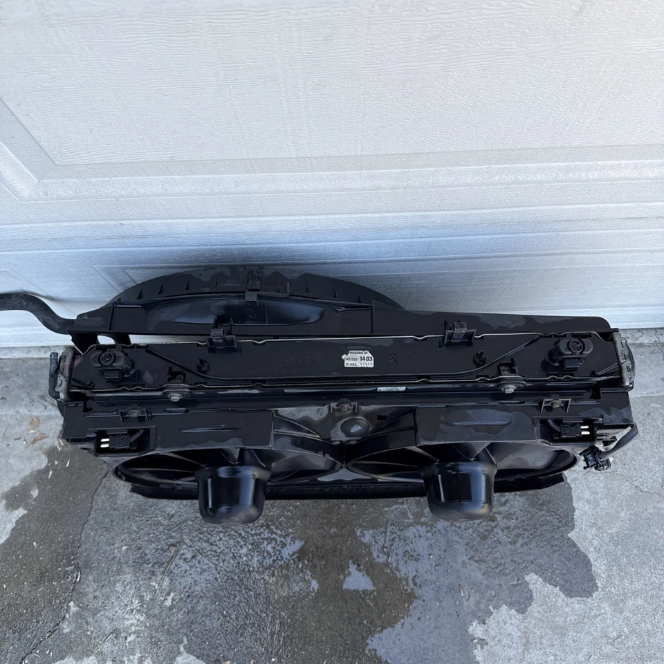 92-99 Mercedes W140 S500 400SEL AC Air A/C Condenser Cooler w/Fan 1408300570 OEM - Image 4 of 4