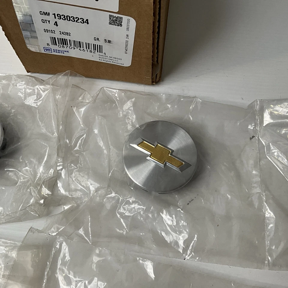 Nova tampa central de roda GM fabricante de equipamento original com gravata borboleta dourada 19303234 Sonic 13-15 Cruze 18-19 - Imagem 3 de 4