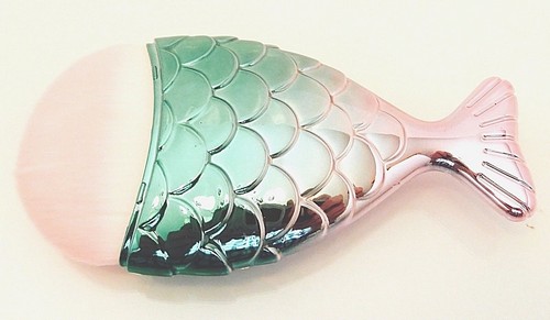BATH & BODY WORKS MERMAID TAIL FINE COSMETIC BRUSH NEW! - Picture 2 of 3