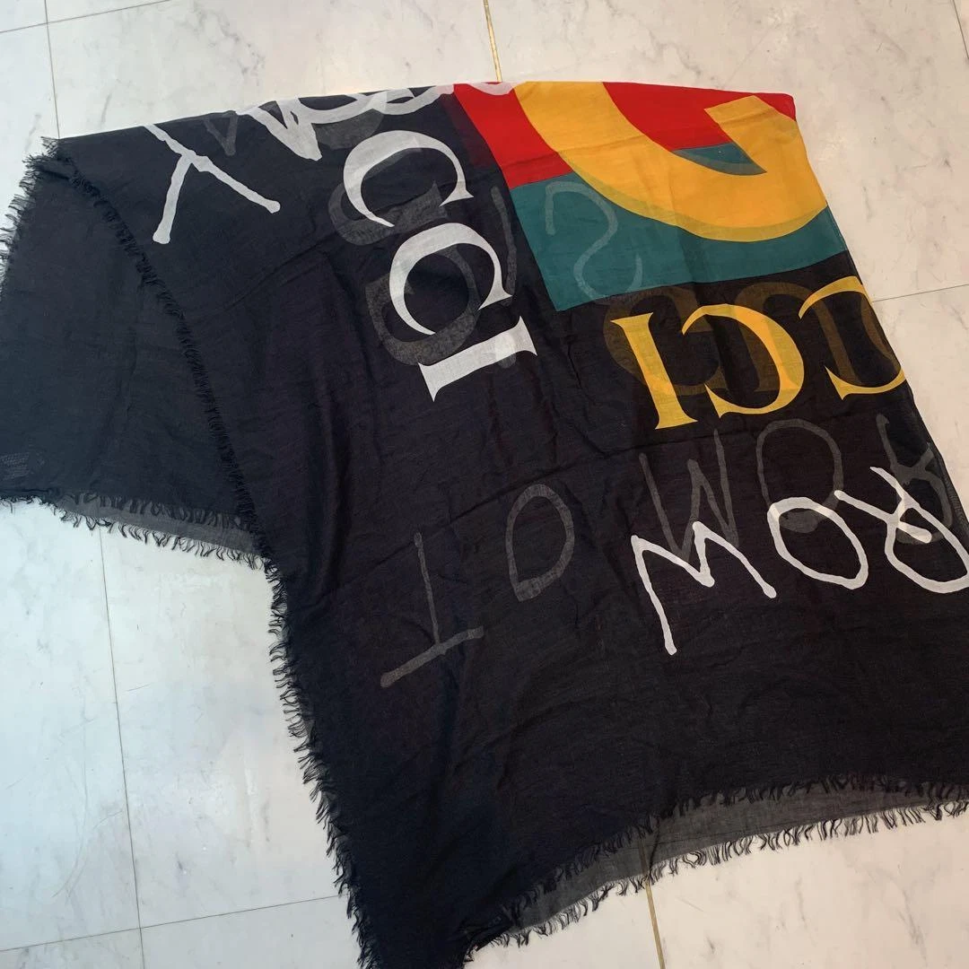 Gucci foulard en soie noir X multicolore mode femme authentique du Japon