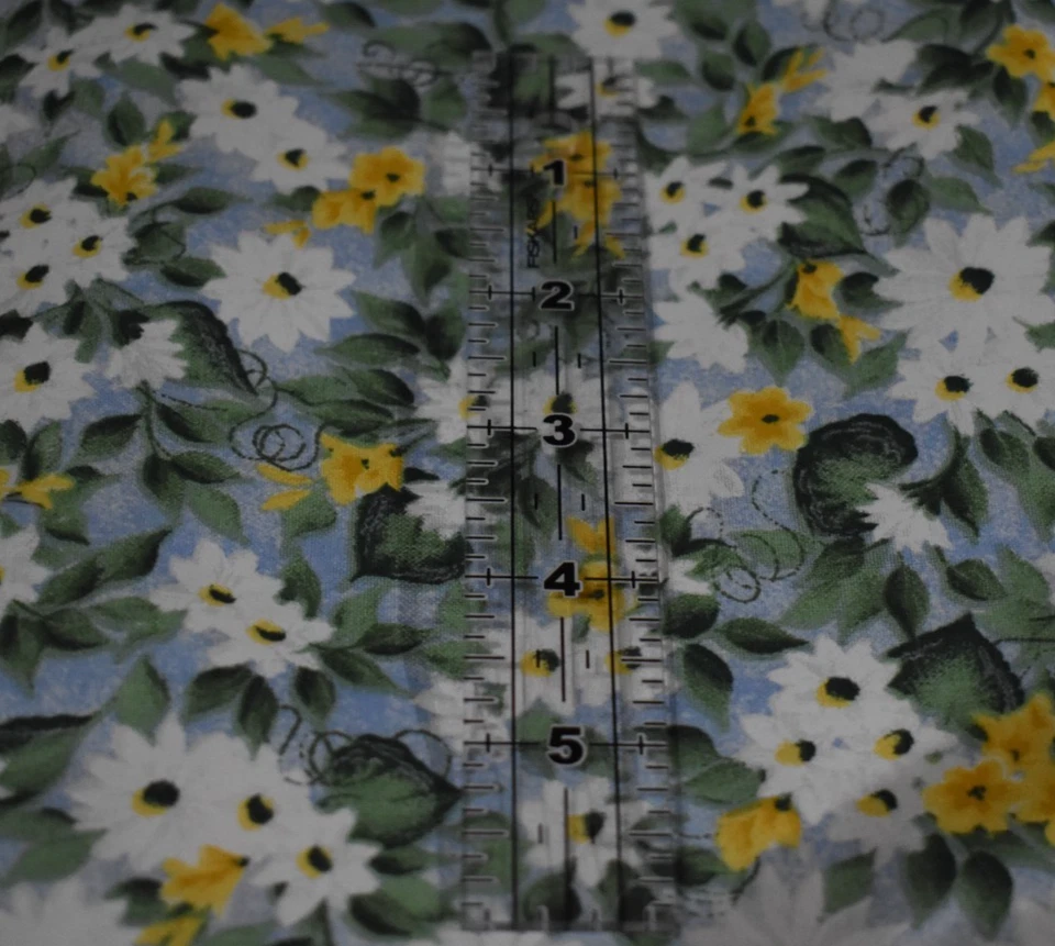 lote de tela DAISY KINGDOM donna's picket cerca pequeño embalaje margaritas 3 yardas + Foto 2 de 4