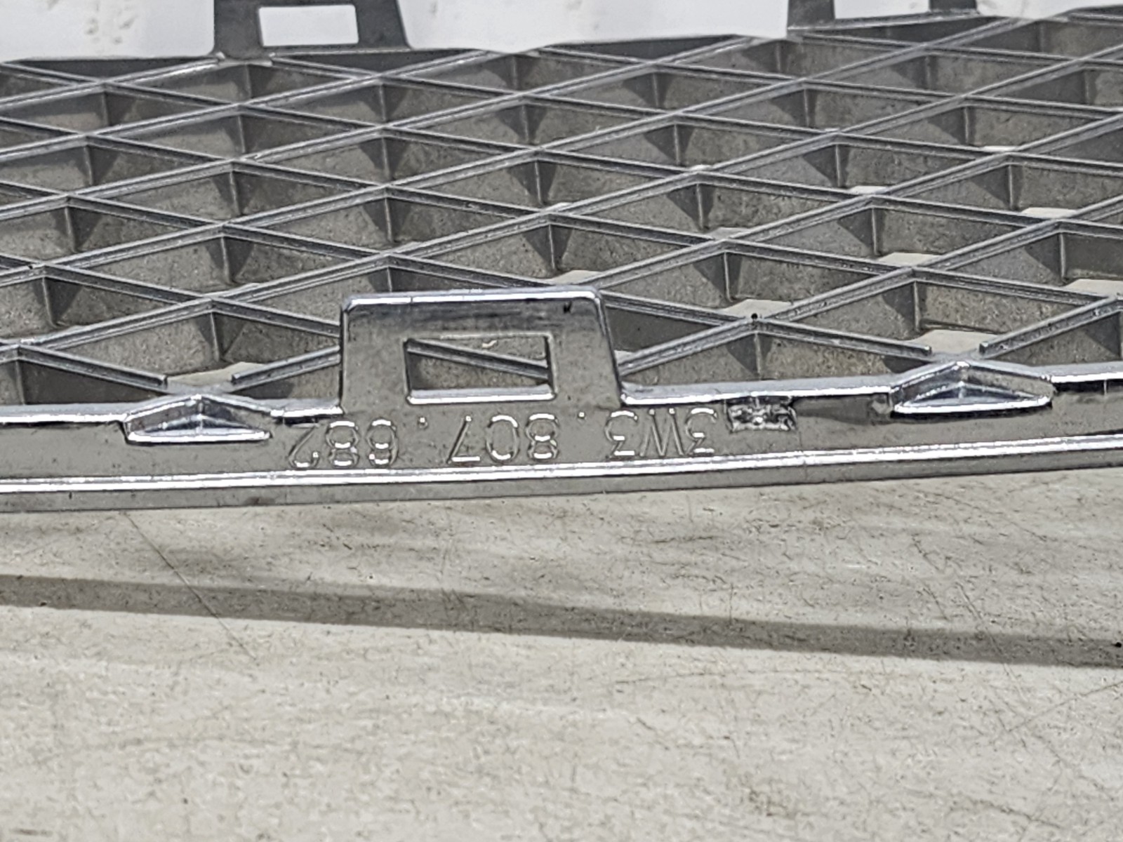 2016-2017 Bentley Continental GT GTC Right Front Bumper Grill Chrome 3W3807682R
