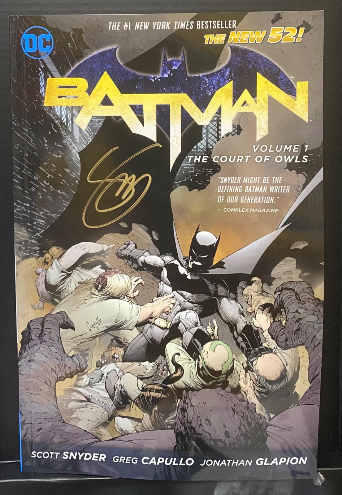 Batman Court of Owls #1 New 52 Comic and Mask Signed by Scott Snyder With COA