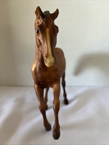 Breyer Classic Horse Running Chestnut Mare 1:12 Scale 1990s - Picture 5 of 13