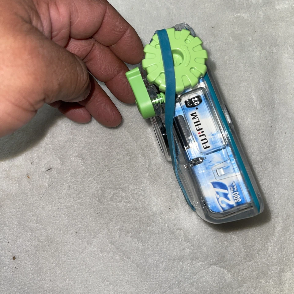 FujiFilm QuickSnap Waterproof Disposable Film Camera - Image 2 of 4