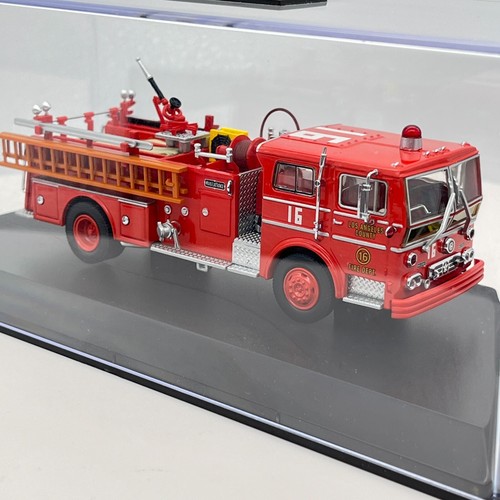 Code 3 Collectibles 12397 LA County Engine 16 Ward LaFrance Pumper 1/64 Scale - Picture 4 of 14