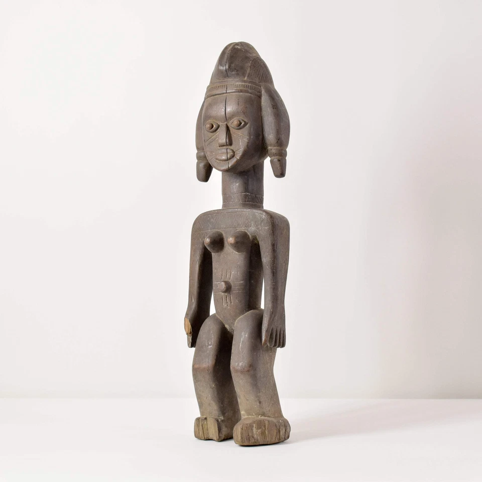 Figura de madera femenina Dan Standing Liberia Costa de Marfil Foto 4 de 4