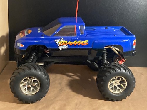 Traxxas Stampede R/C Truck - Picture 3 of 7