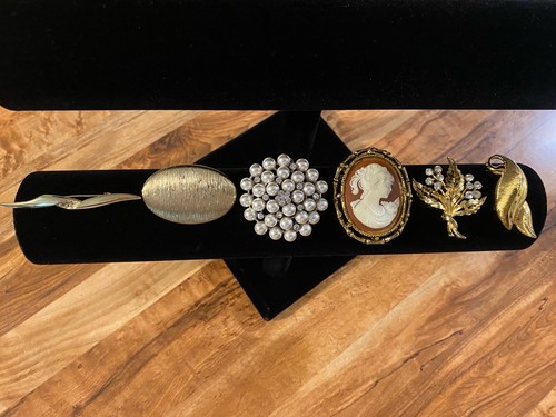 Brooch Lot J.J., Monet And Unbranded 6 Pc