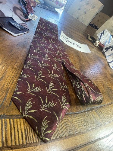JOS. A. BANK. HIGH END DRESS SUIT DESIGNER NECKTIE TIE FREE SHIPPING - Picture 2 of 4