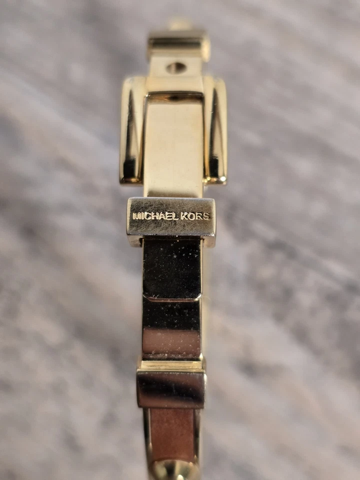 Браслет с пряжкой Michael Kors золотистый коричневый кожаный 8 дюймов - Изображение 4 из 4